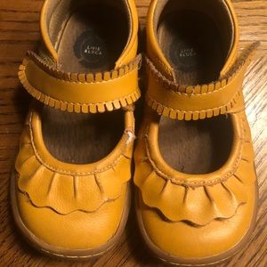Livie and Luca Toddler size 9 girls GUC